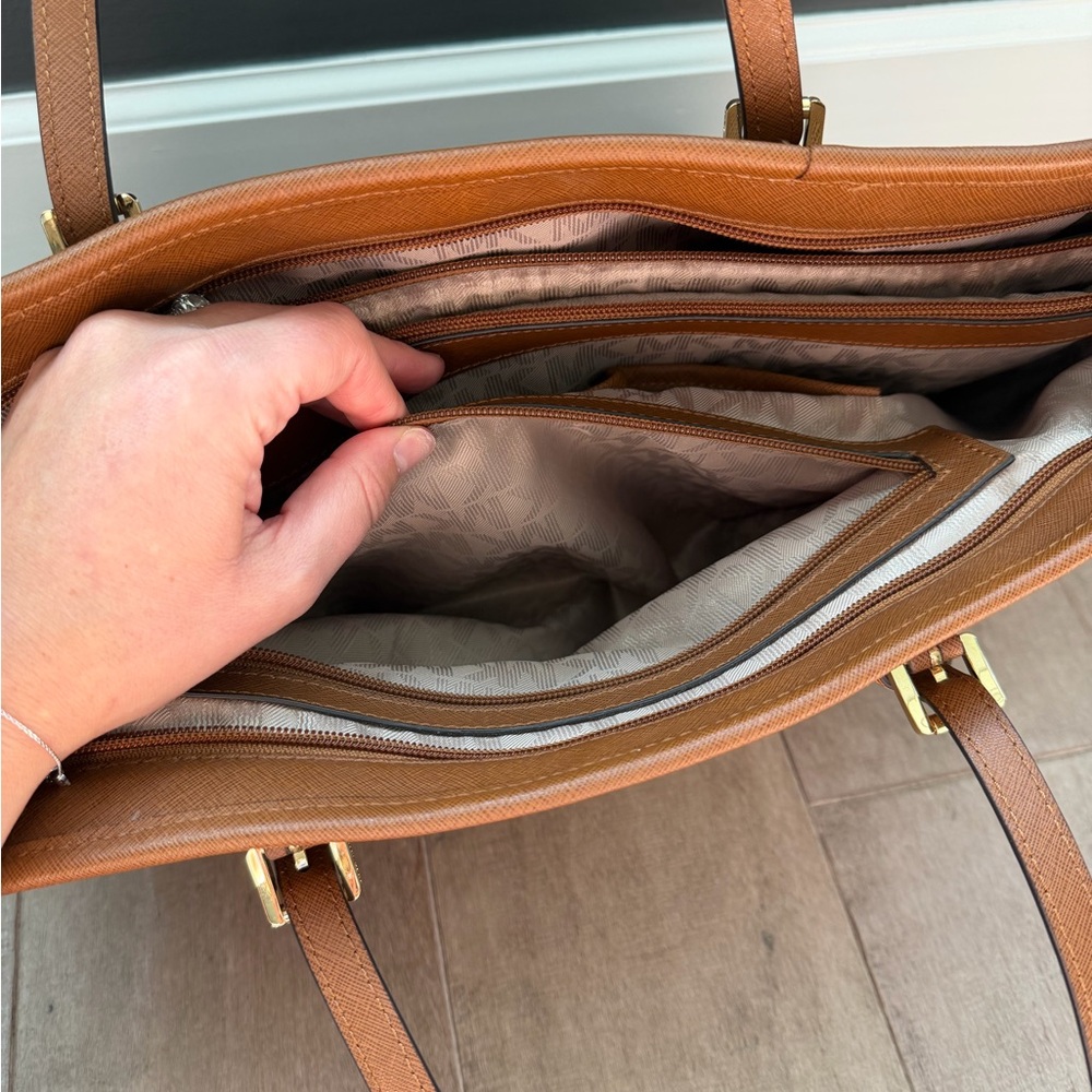 Michael Kors Tan Tote / Laptop Bag - Picture 11 of 15